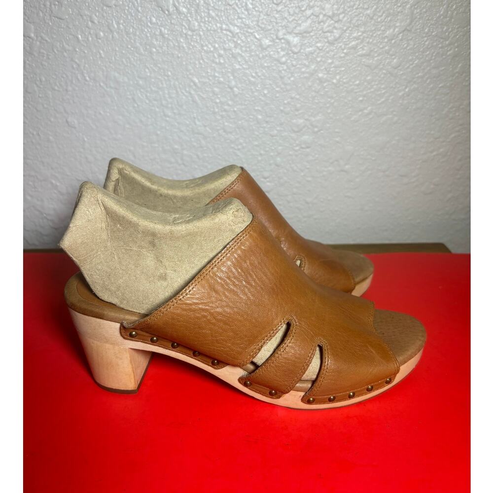 Wittner tan leather sandals size 40 /9 US